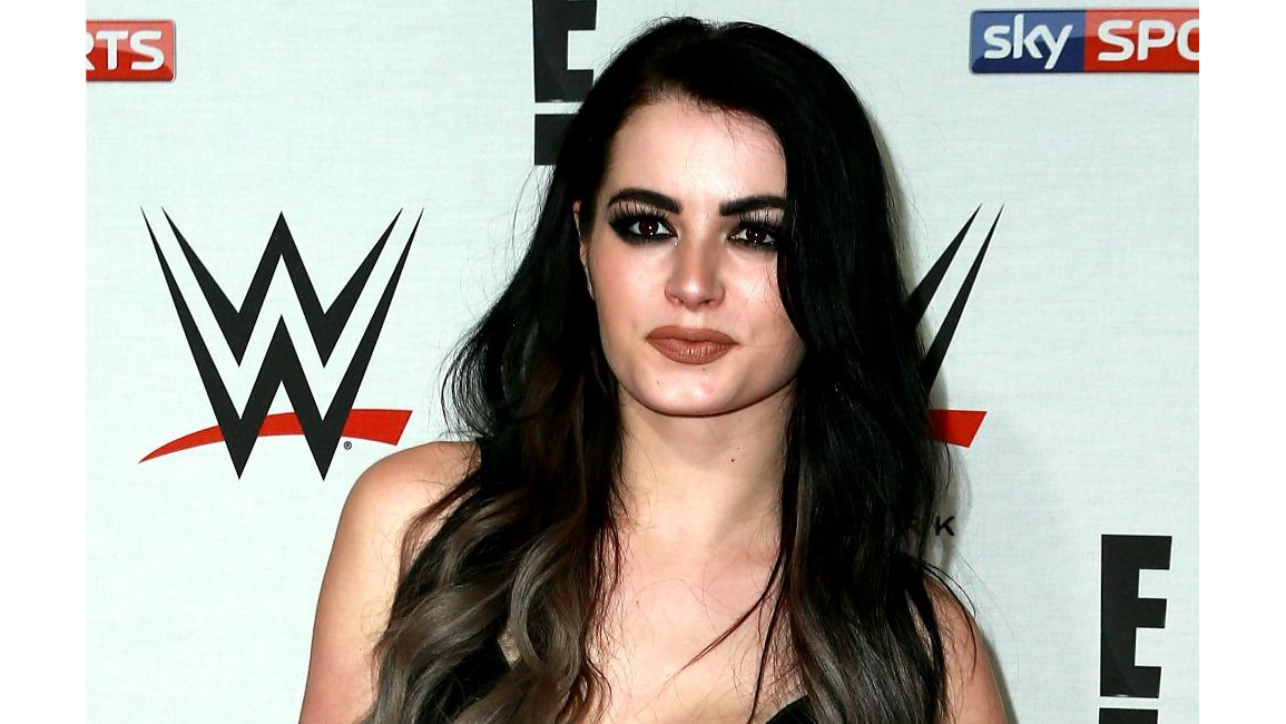 WWE star Paige retires from wrestling - 8 Days