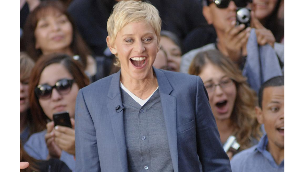 Ellen Degeneres Gives 1 Million To Fans 8 Days