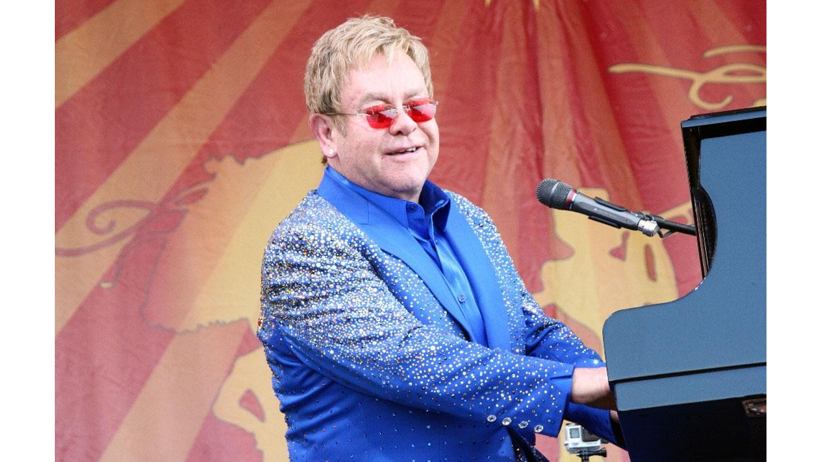 Sir Elton John To Retire From Touring 8days
