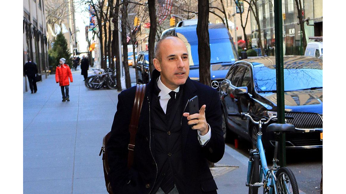Matt Lauer apologises after 'inappropriate sexual behaviour' claims 8
