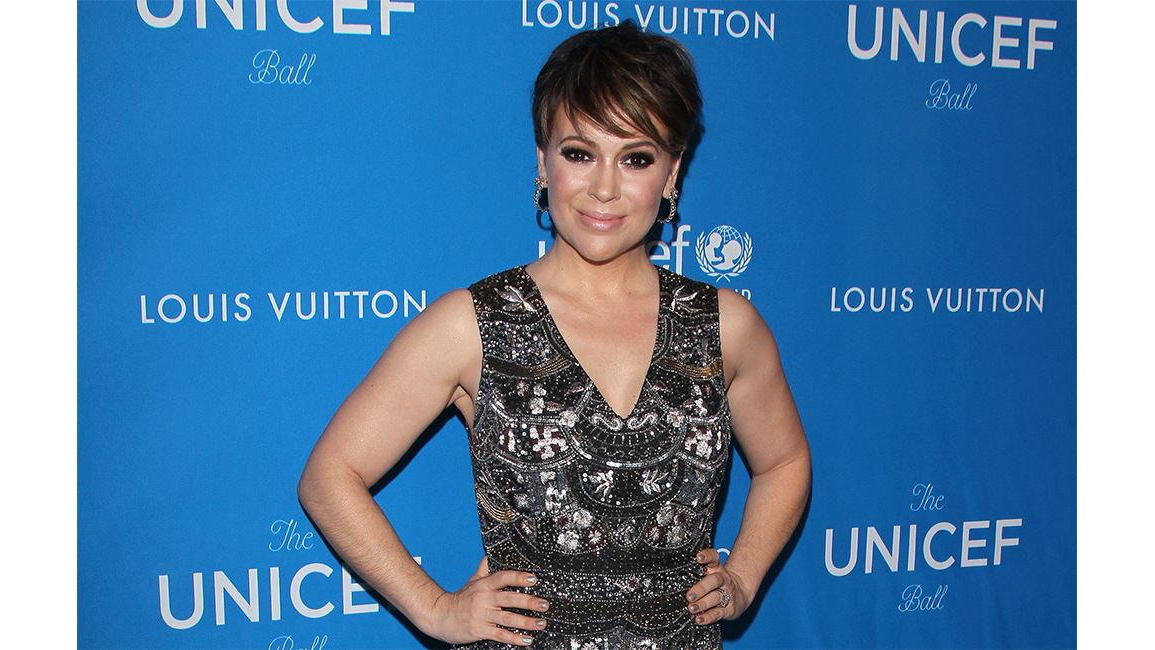 Alyssa Milano Launches Twitter Campaign Against Sexual Harassment 8days