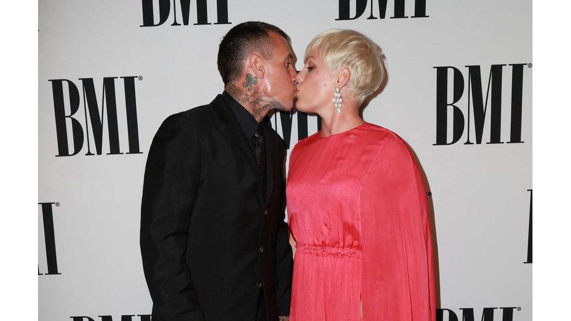 Carey Hart praises wife Pink 8days