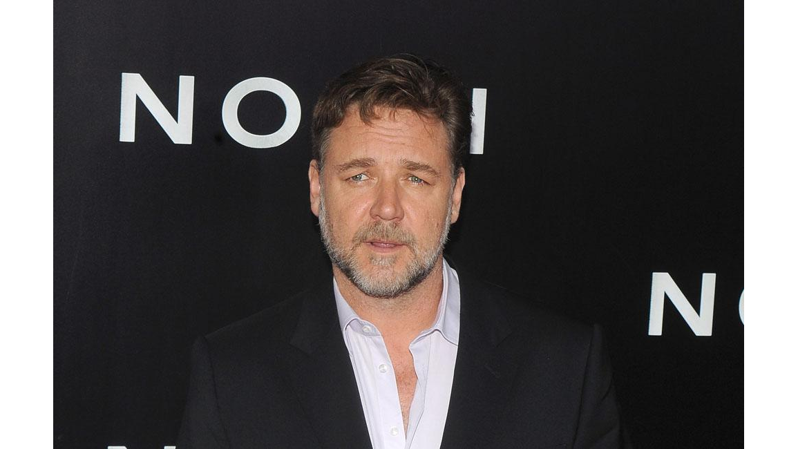 Russell Crowe launches his own range of tea bags 8days