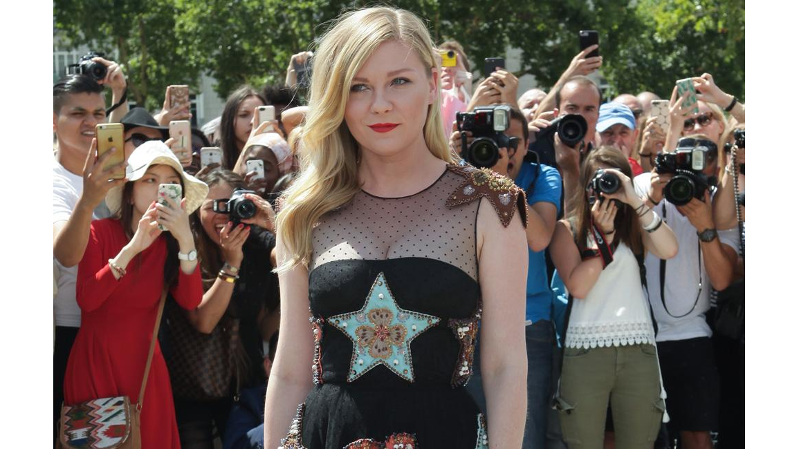 Kirsten Dunst stoned on set - 8days