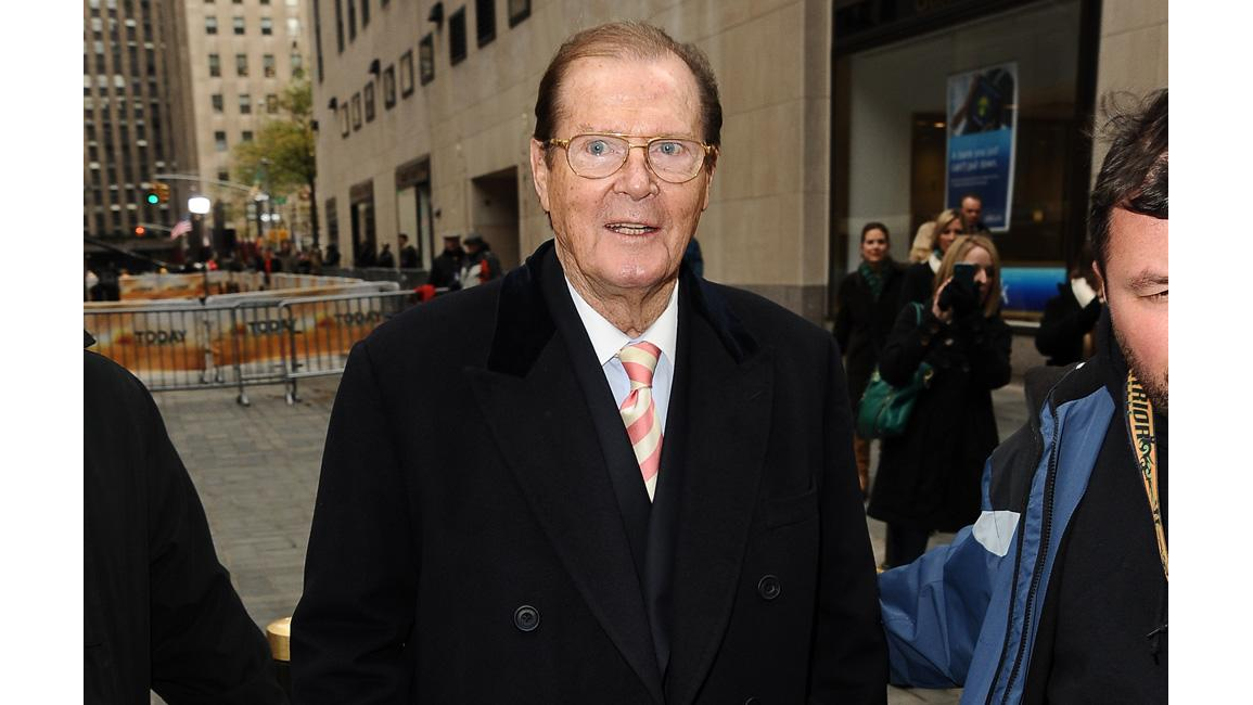 Roger Moore 'retained his stoicism and wit until the end' 8days