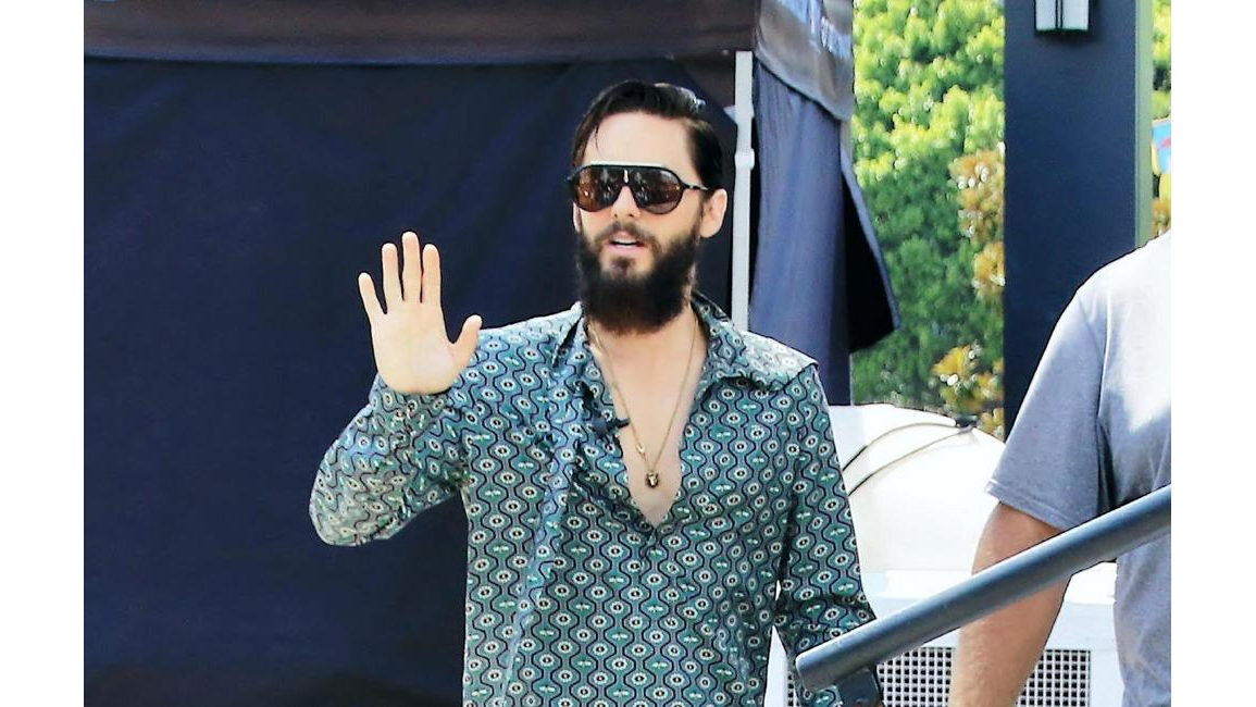 Jared Leto is awful at karaoke 8days