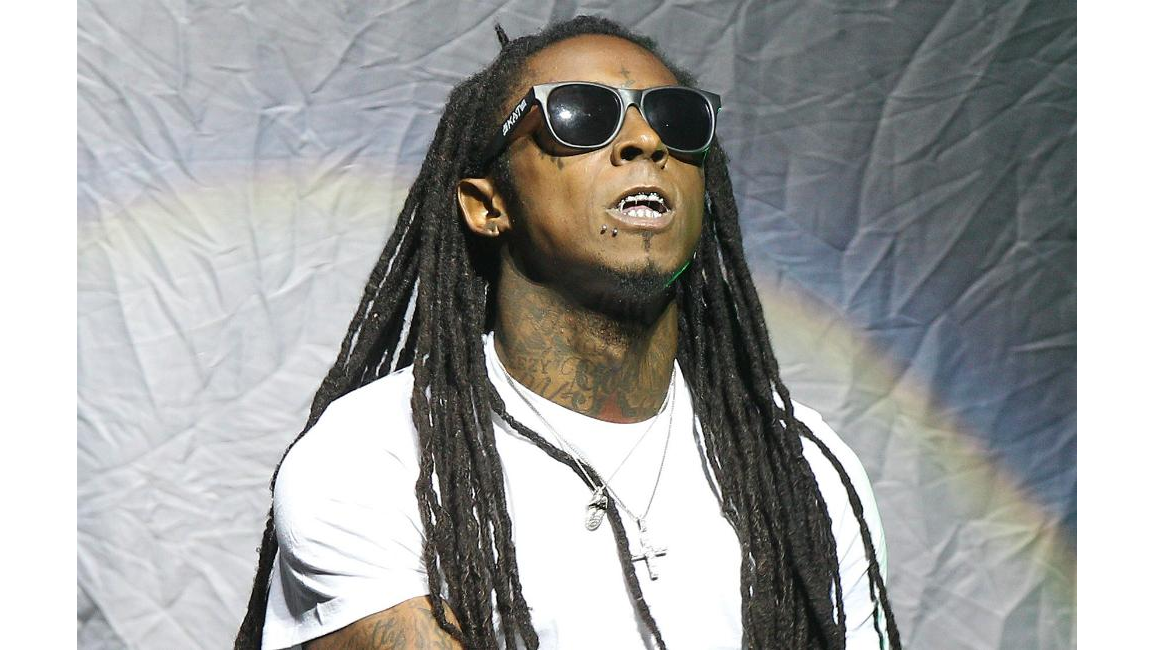 Lil Wayne suffers seizures 8days