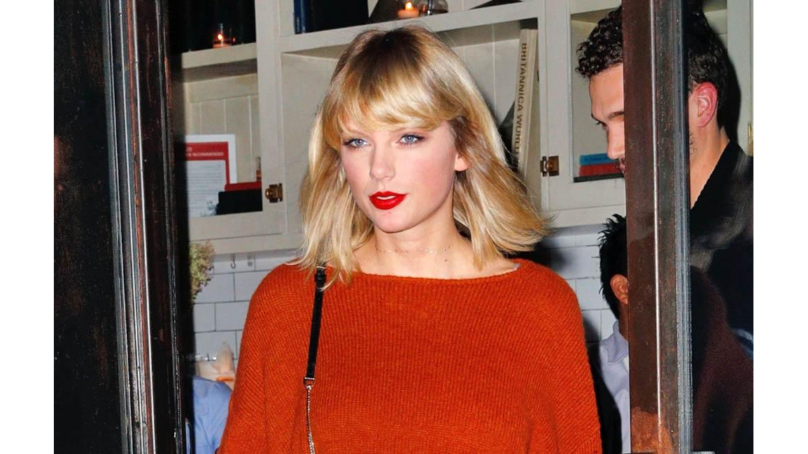 Taylor Swift And Joe Alwyn Enjoy Double Date With Blake Lively And Ryan Reynolds 8days 