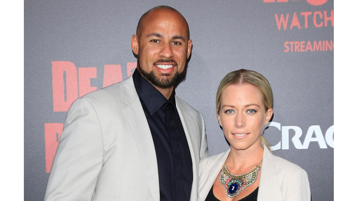 Kendra Wilkinson threatened divorce 8days