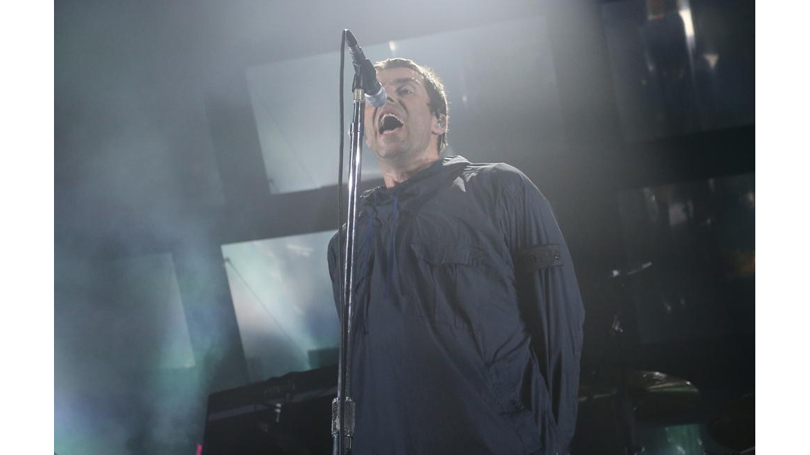 Liam Gallagher Reunites With Bonehead At Debut Solo Gig - 8days