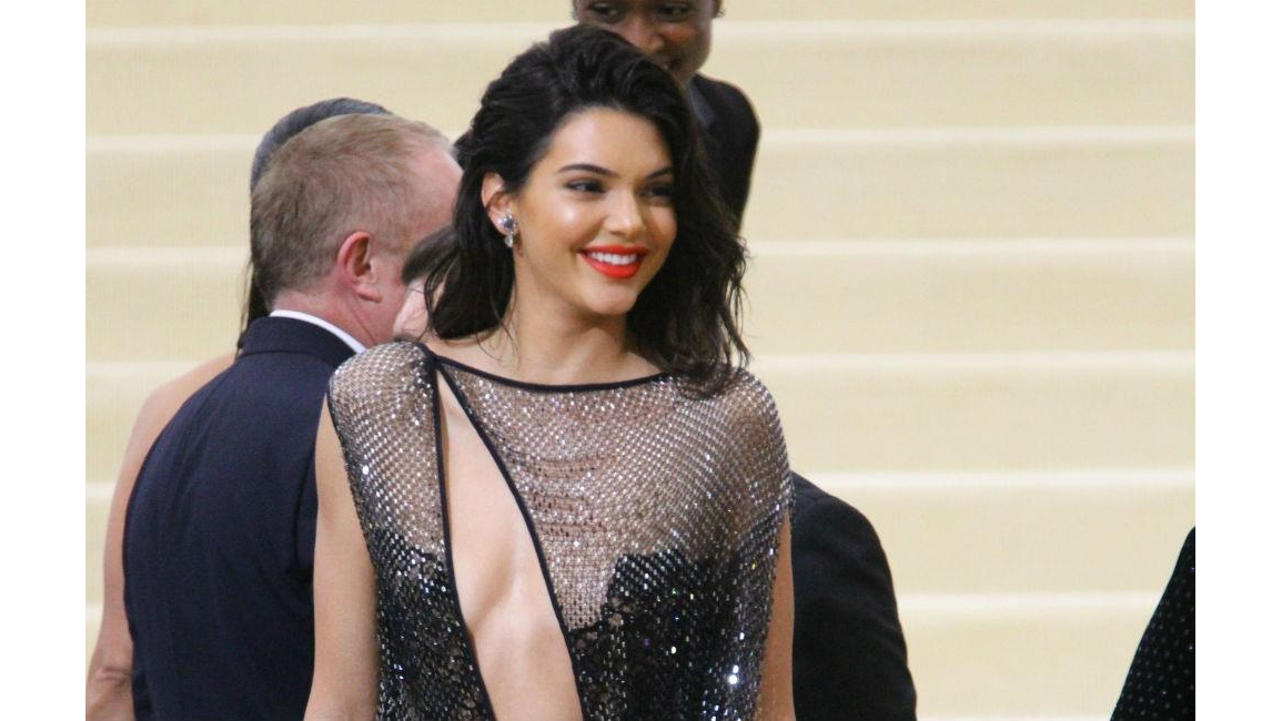 Kendall Jenner Wore No Fabric Dress To Met Gala 8days 2696