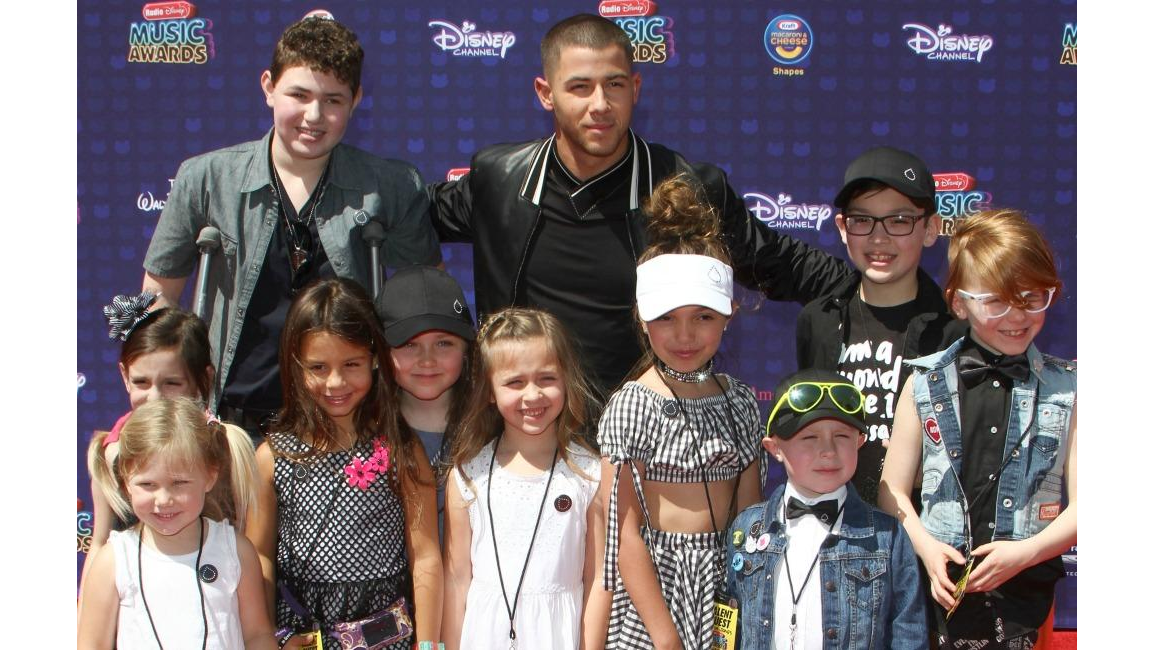 Nick Jonas I want to help people their 'struggles' 8days