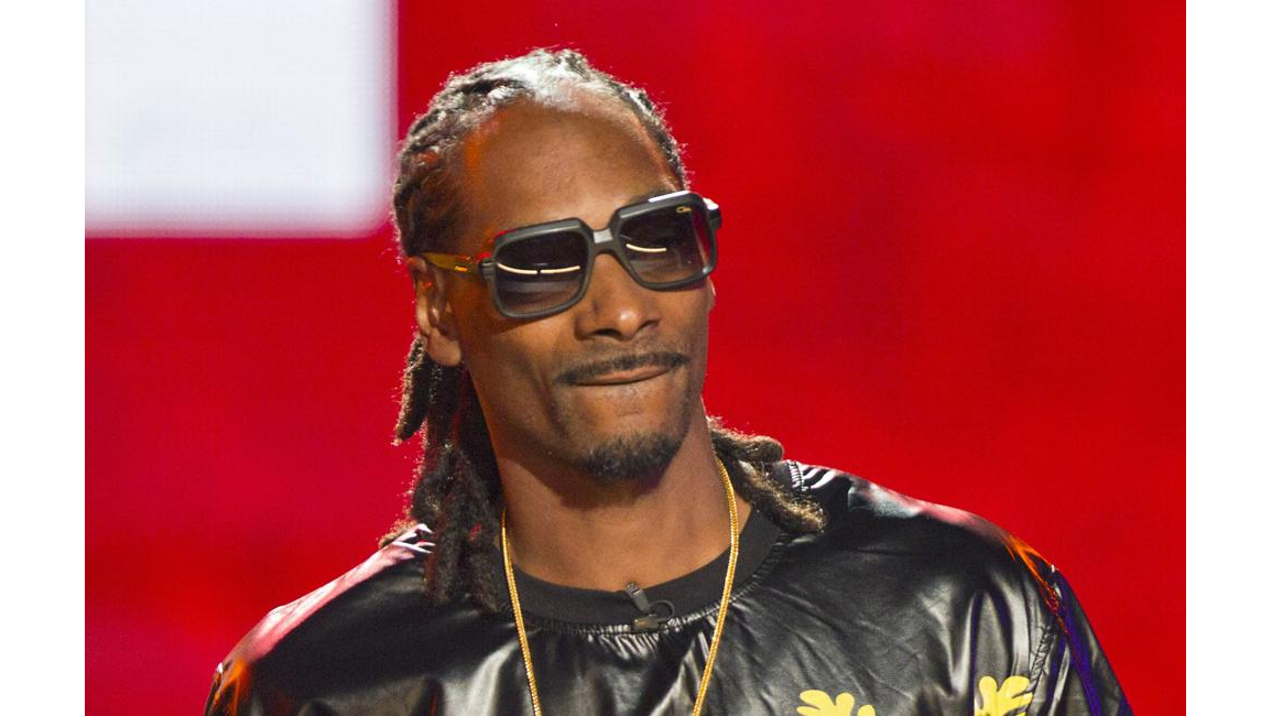 Snoop Dogg to induct Tupac into Rock and Roll Hall of Fame - 8 Days