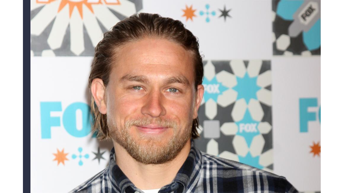 Charlie Hunnam is a 'germaphobe' - 8days