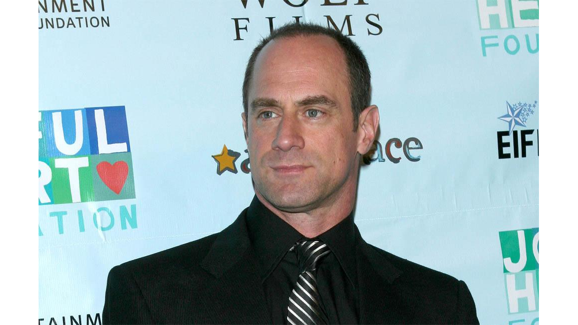 Christopher Meloni comforted by Goldie Hawn after mother's passing 8 Days
