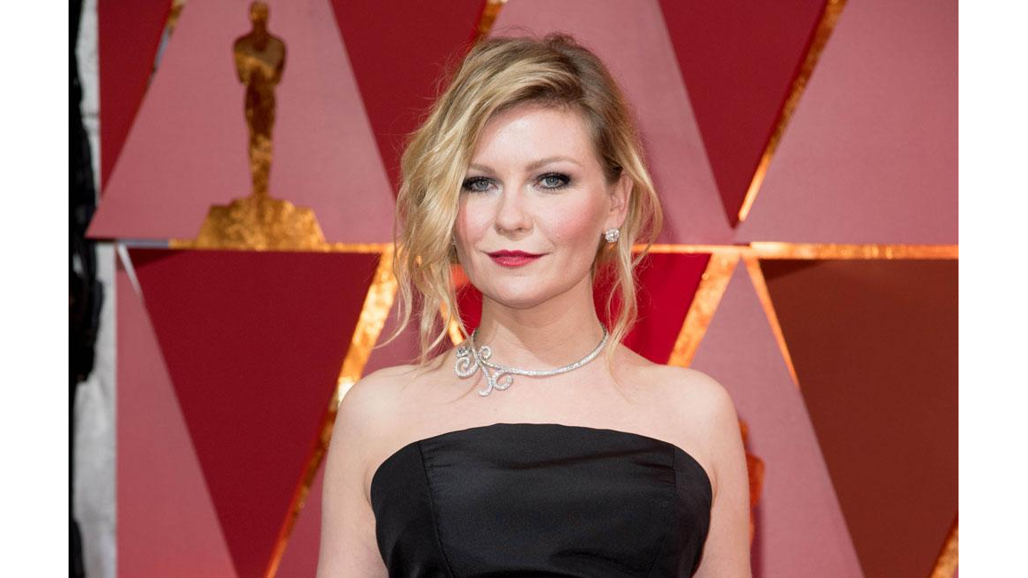 Kirsten Dunst has a 'time frame' for wedding - 8days