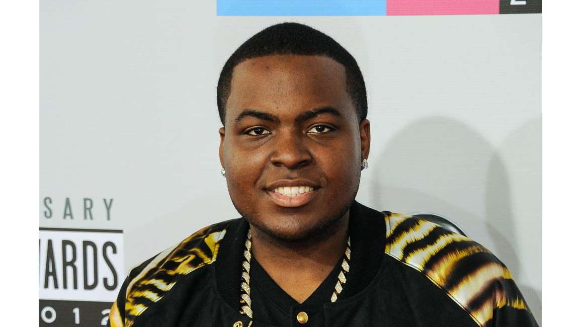 Sean Kingston beaten in vicious scuffle 8days