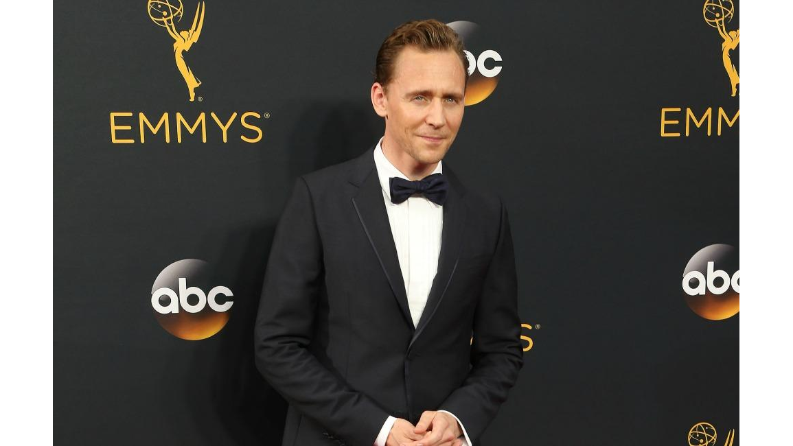 Tom Hiddleston peed on costar 8days