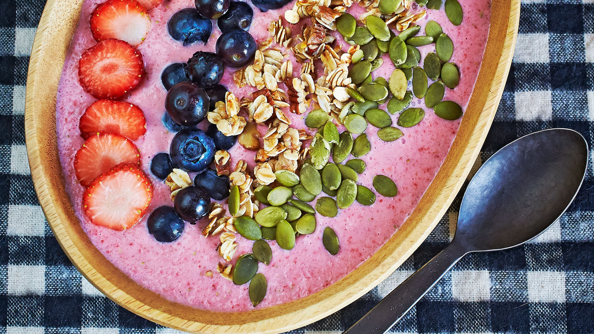 Strawberries And Cream Smoothie Bowl — So Pretty, Too Yummy 8days