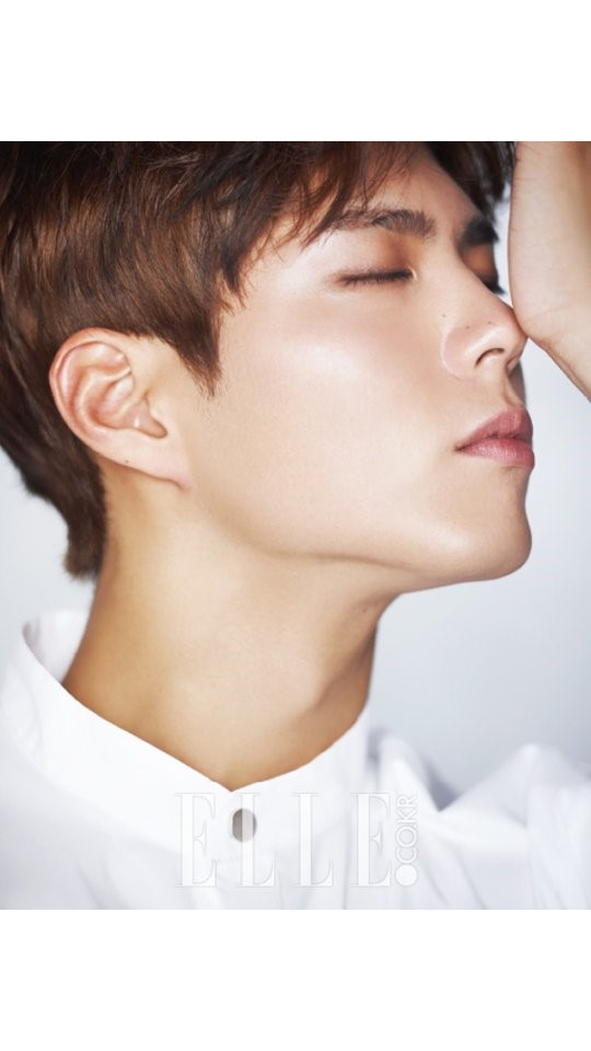 Park Bo Gum Directly Answers Questions From Fans with ′ELLE