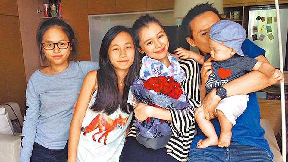 Vivian Hsu shares family photo on Mother’s Day 8days