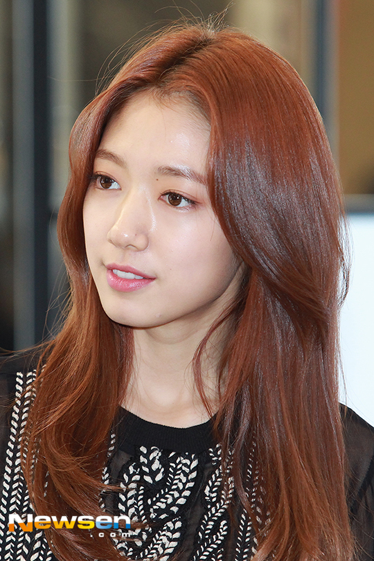 Park Shin Hye Reviewing New Drama Role - 8days