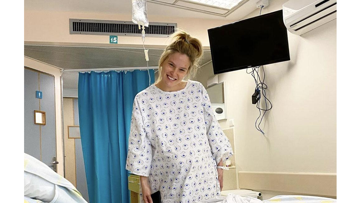 Bar Refaeli third child 8days(01)