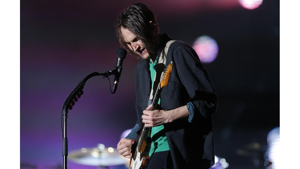 Red Hot Chili Peppers working on new album 8days