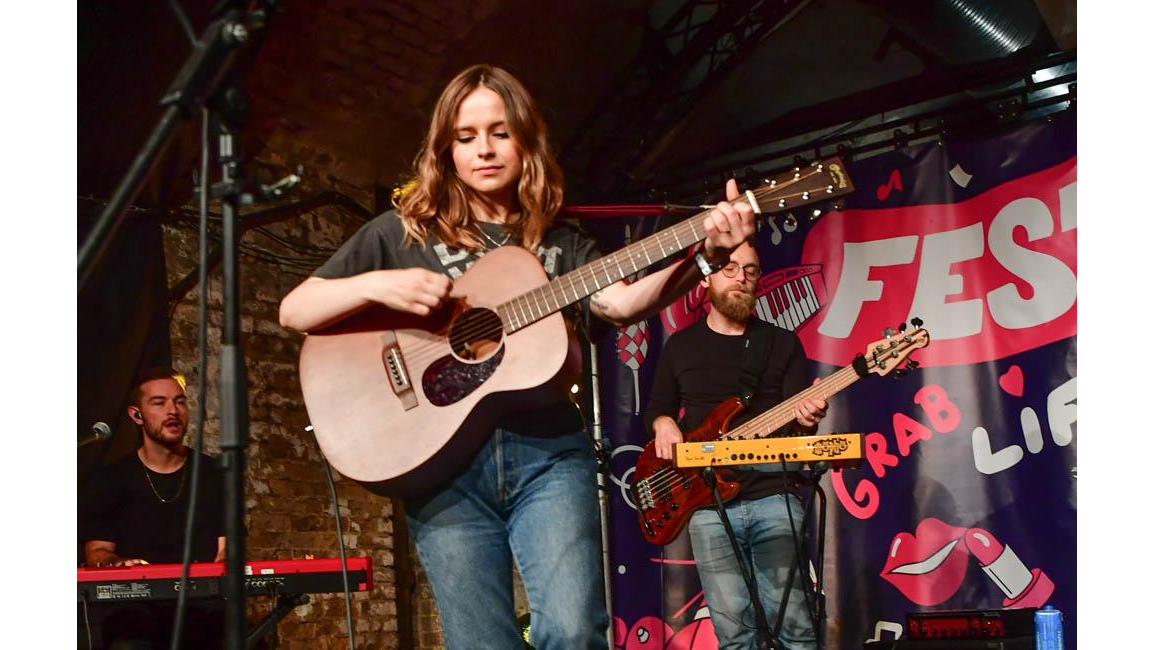 Gabrielle Aplin Wants To See More Female Duets - 8days