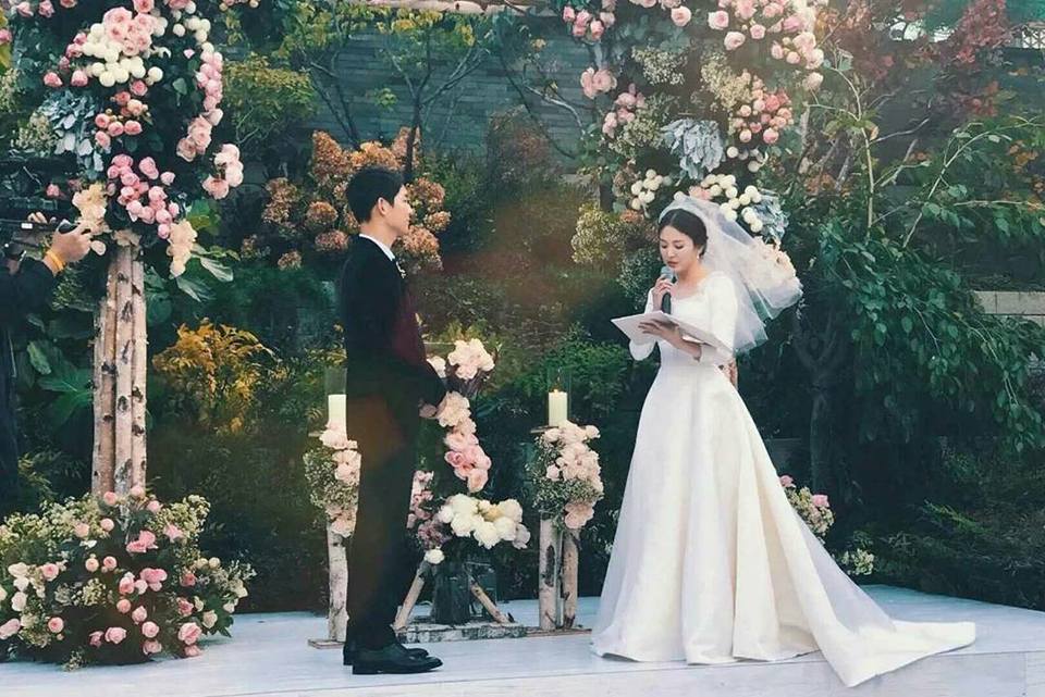 Inside Song Joong-ki and Song Hye-Kyo's wedding: from limousines to  after-party and the wedding ring