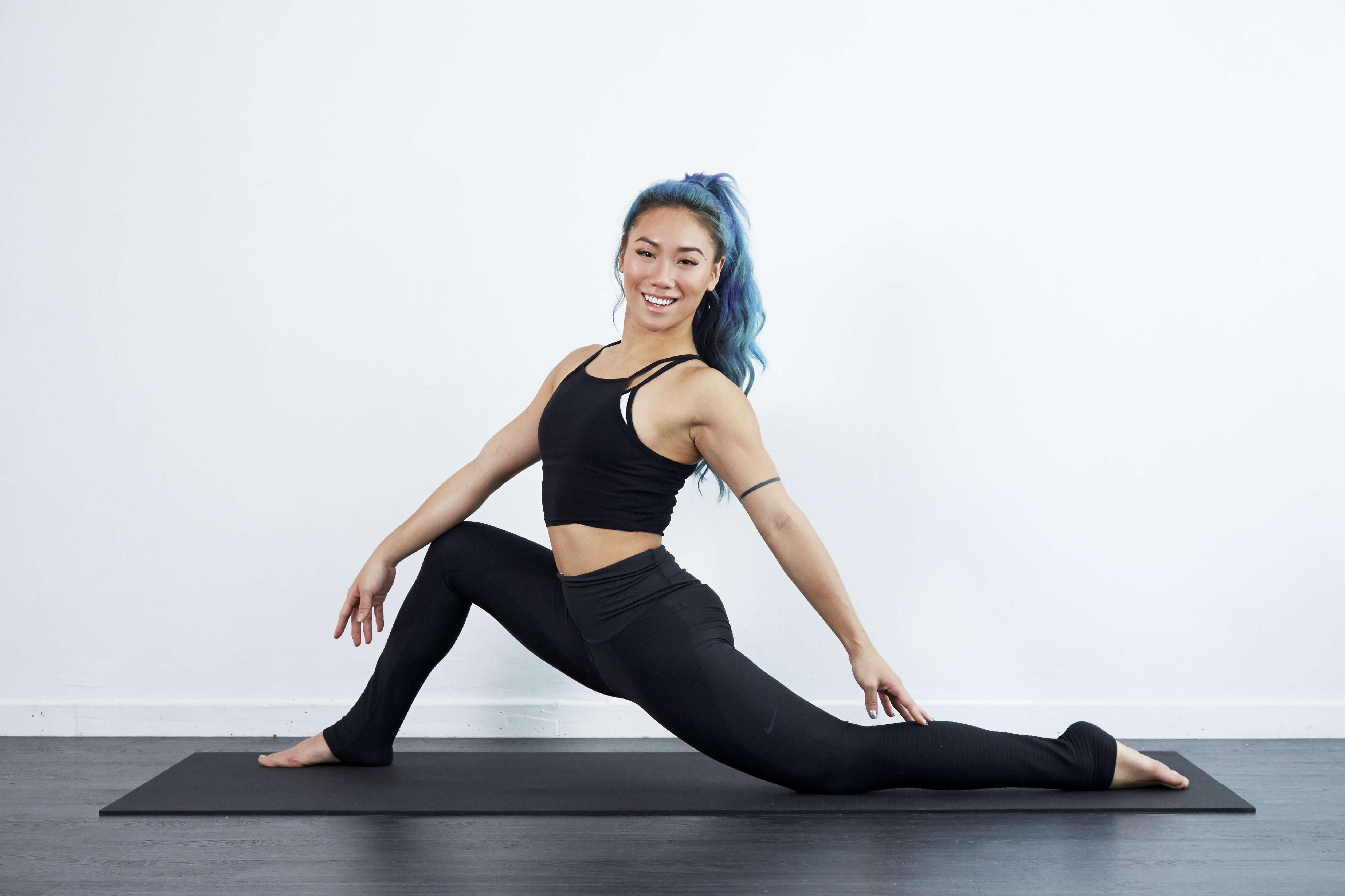 BLACKPINK INSPIRED YOGA WORKOUT, 10 Min Full Body Stretch For Strength +  Flexibility