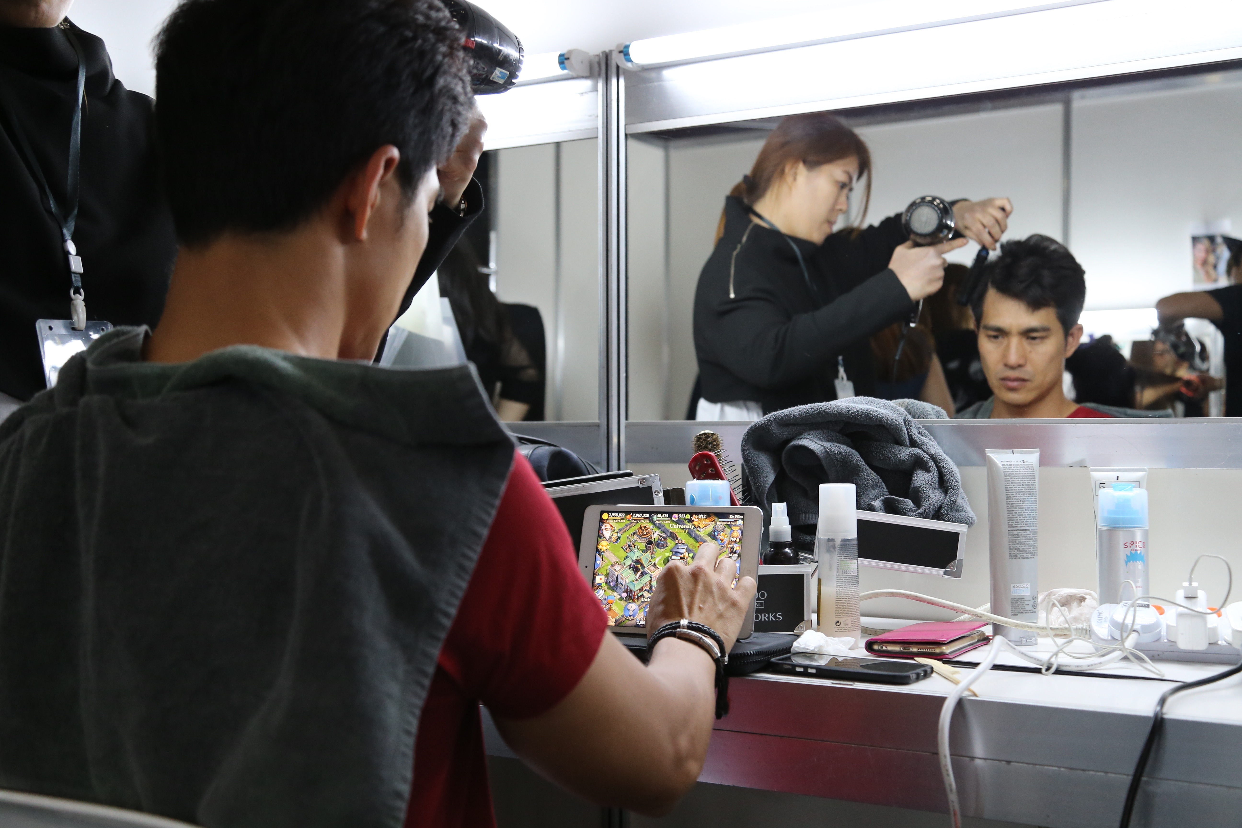 What Did Rui En & Rebecca Lim Do Together At Star Awards 2017? - 8days