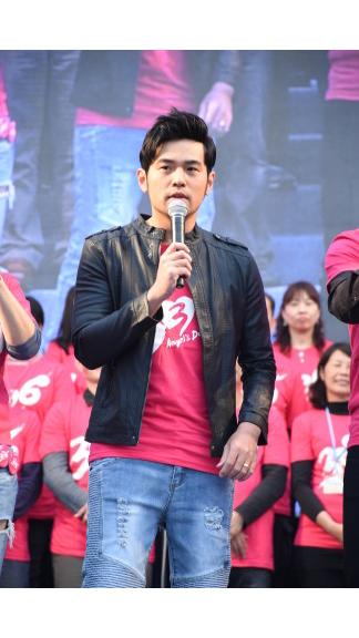 Jay Chou becomes more caring after being a dad - 8days