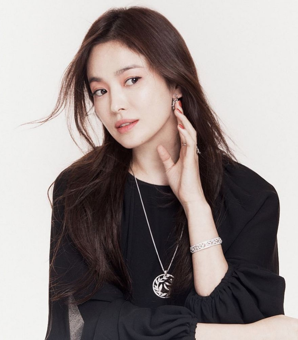 song hye kyo necklace descendants of the sun