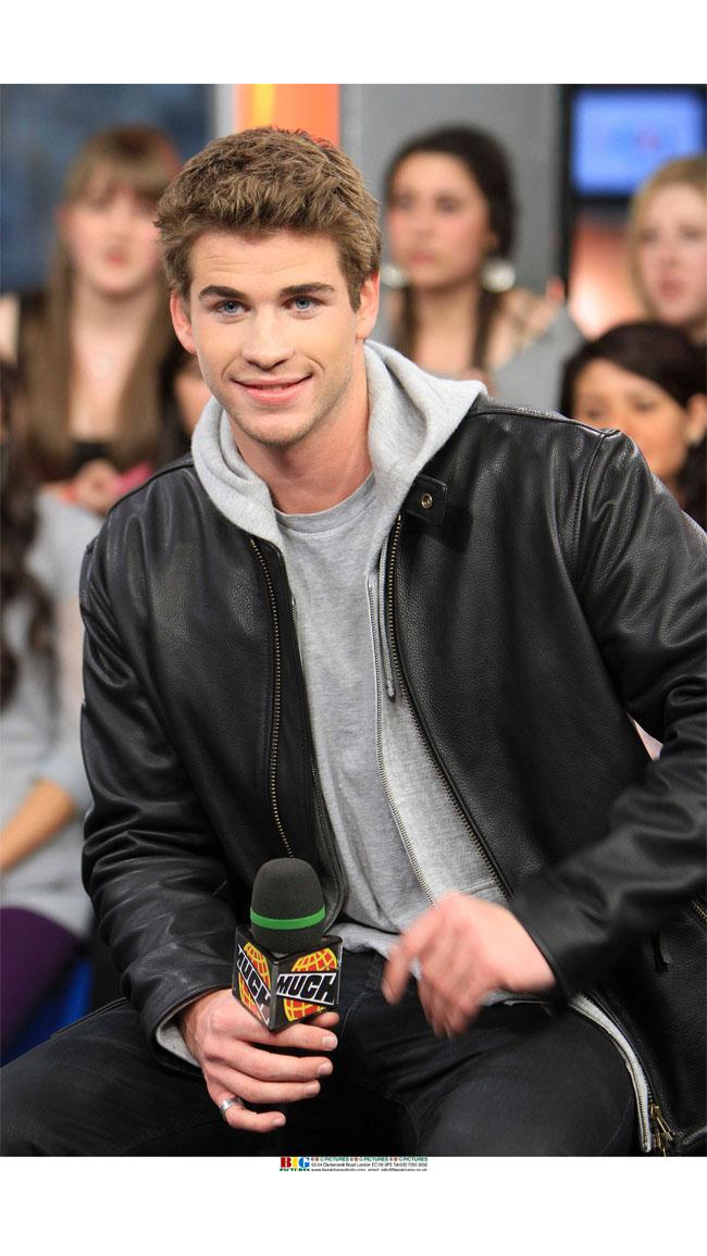 Happy Birthday Liam Hemsworth 8 Days