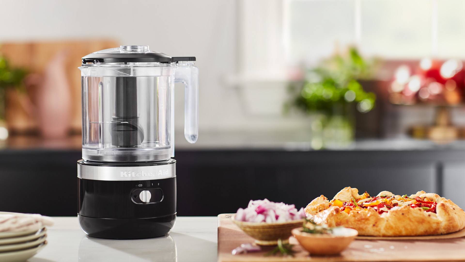 How to use the cordless food chopper video from KitchenAid on Vimeo