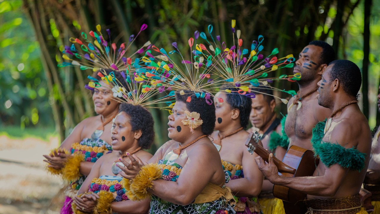 BStudio_Fiji_CulturalVillage_Navo