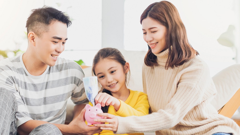 Lima cara Anda dapat membangun warisan finansial untuk anak-anak Anda bersama