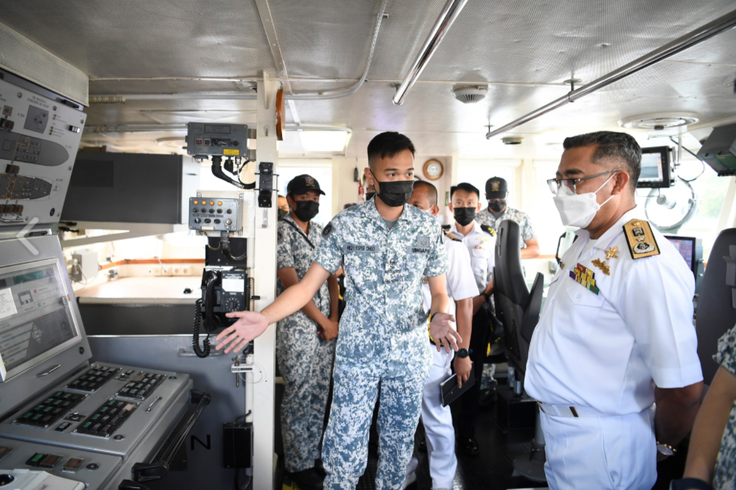 royal brunei navy inspects rsn