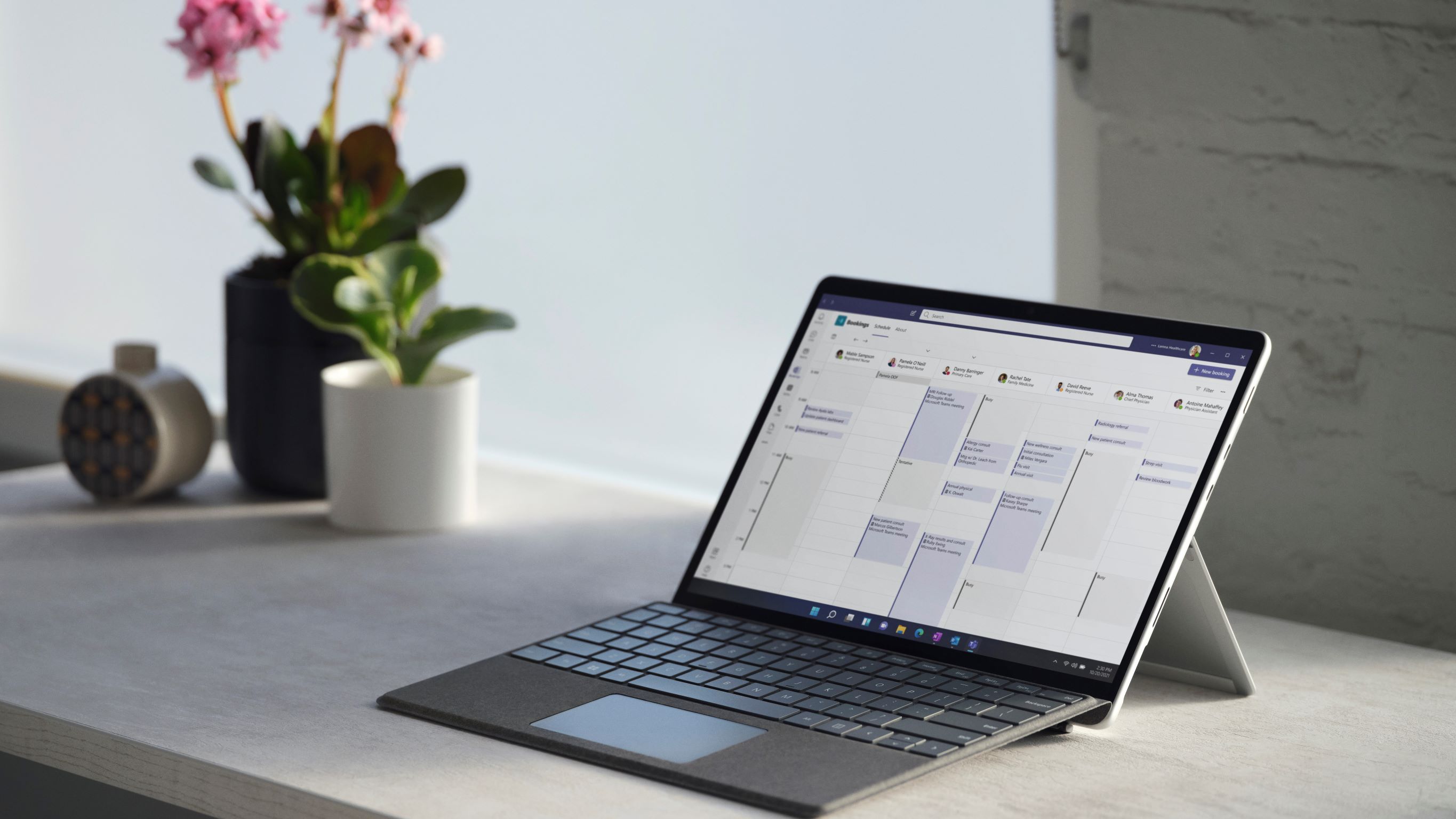 Microsoft memperkenalkan dua model Surface untuk menangkap generasi berikutnya dari pekerjaan dan permainan serbaguna