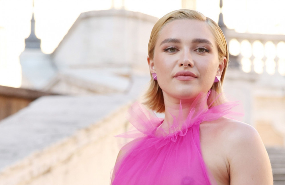 Florence Pugh Hits Back At Vulgar Criticism Of Her See Through Valentino Dress Grow Up 8days 