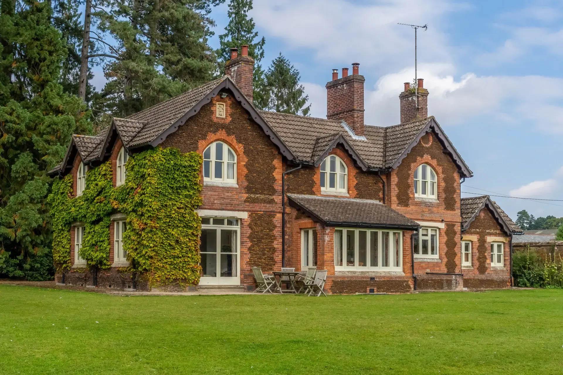 One Of Queen Elizabeth II’s Houses Was Listed On Airbnb Before Her