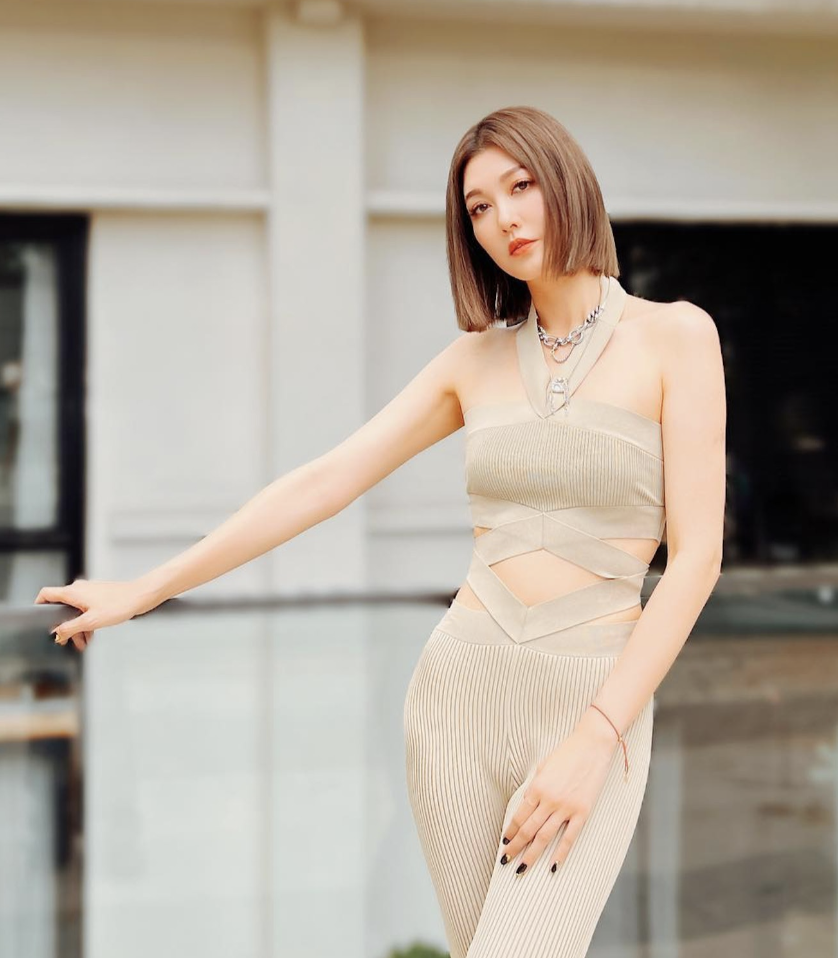 Netizens Think HK Star Rain Li, 38, Looks “Mixed-Race” Now - 8days