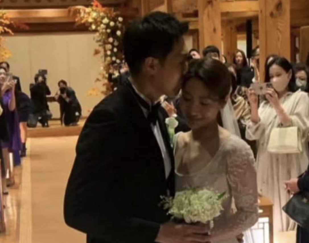 Son Ye Jin Spotted At Wedding, 4-Month Baby Bump Can Be Seen - TODAY
