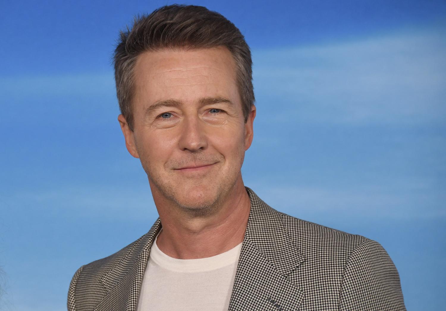 Edward Norton Makes "Uncomfortable" Discovery: His Ancestors Once Owned Slaves - 8 Days