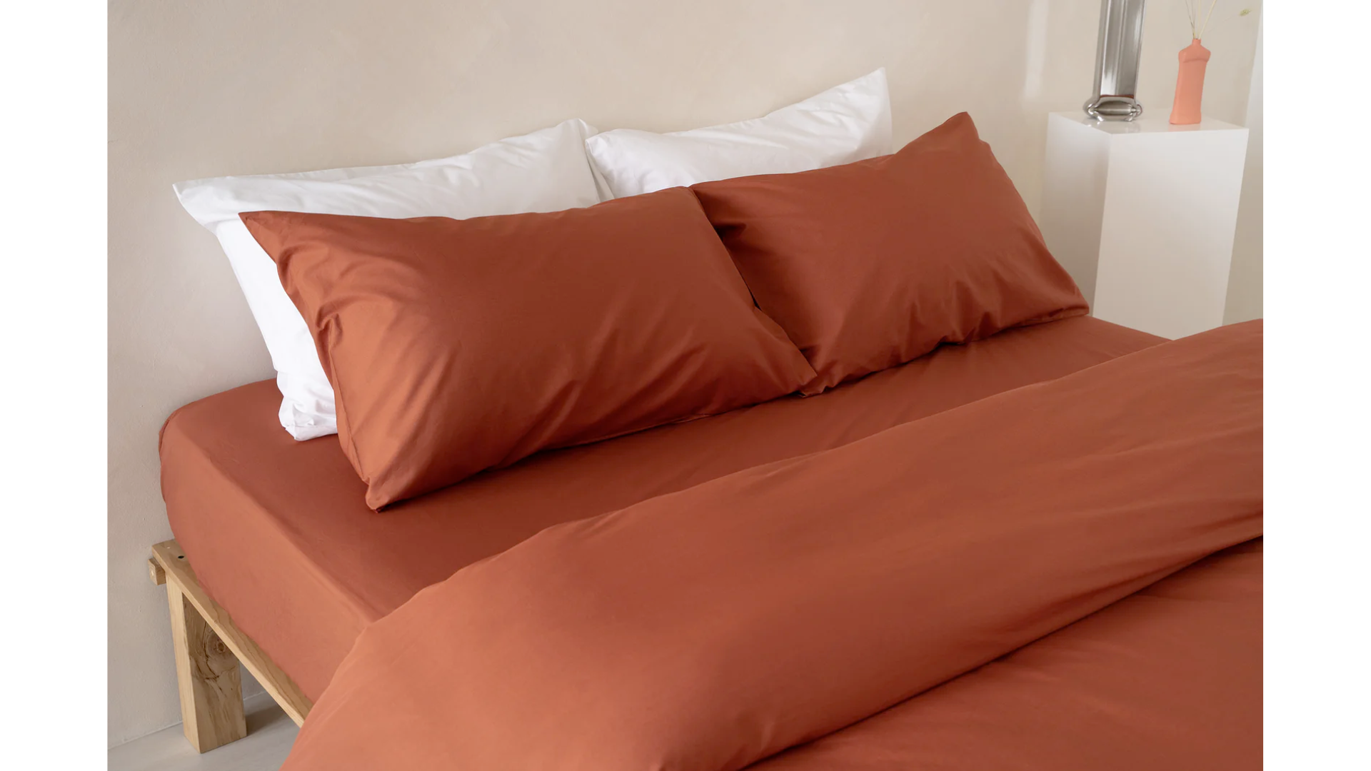 How To Choose The Best Bedsheets & Bed Linen For A Good Night's Sleep