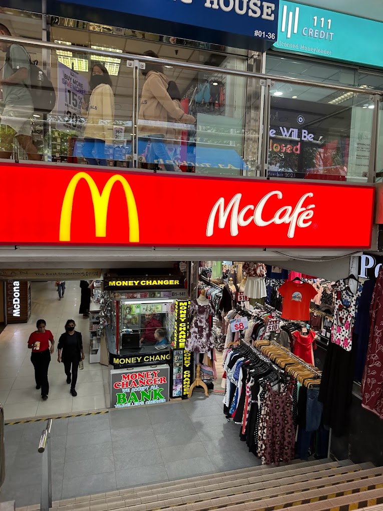 mcdonalds_lucky_plaza_closes.jpg