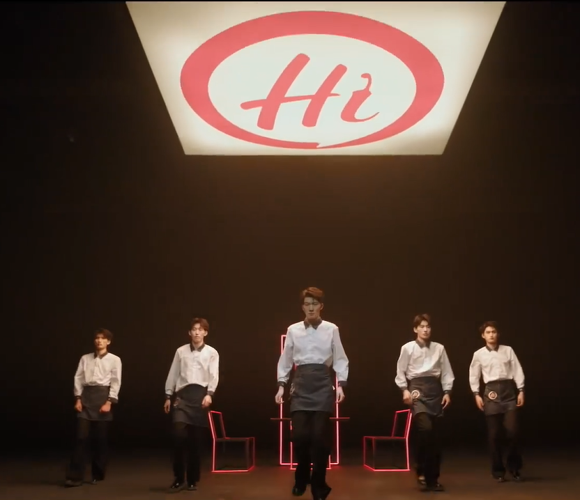 Haidilao lanza una nueva y elegante boyband formada por camareros para CNY