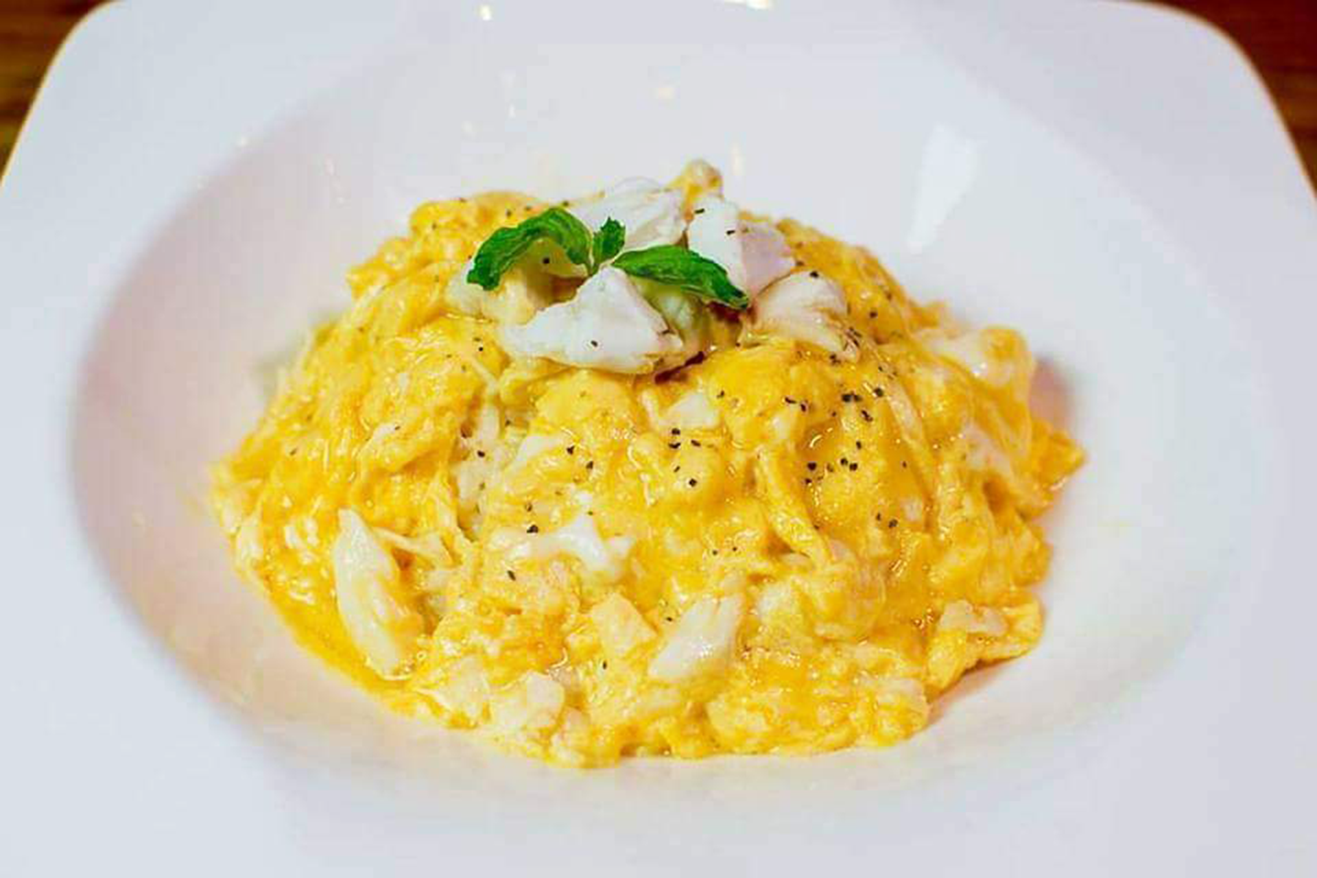 $6.50 crab omelette rice found at cute Thai food kiosk in HDB estate ...