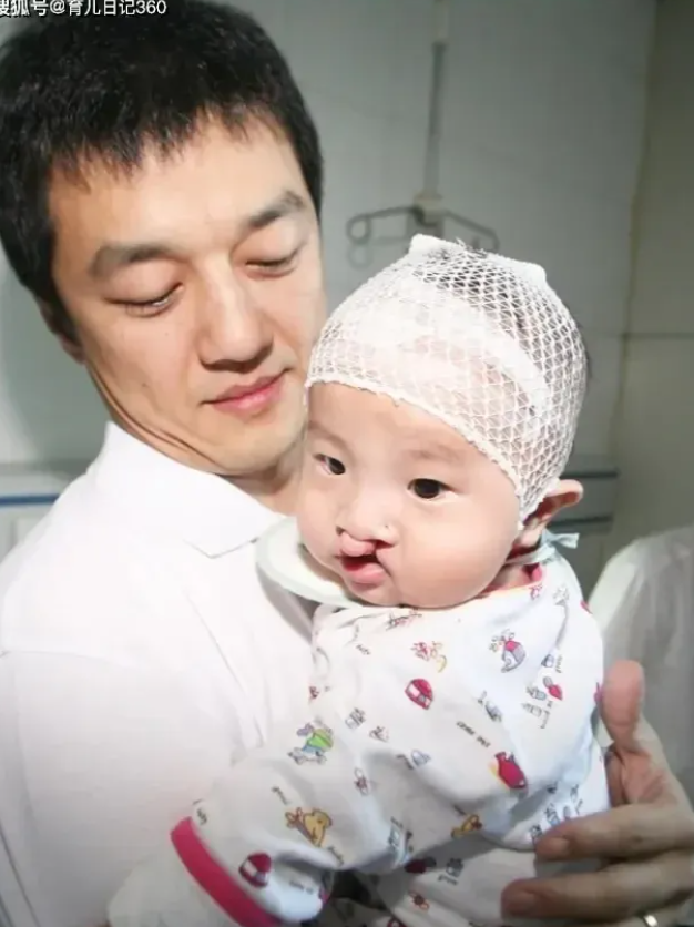 Faye Wong’s Daughter Li Yan, 18, Posts Photo Of Herself Allegedly ...